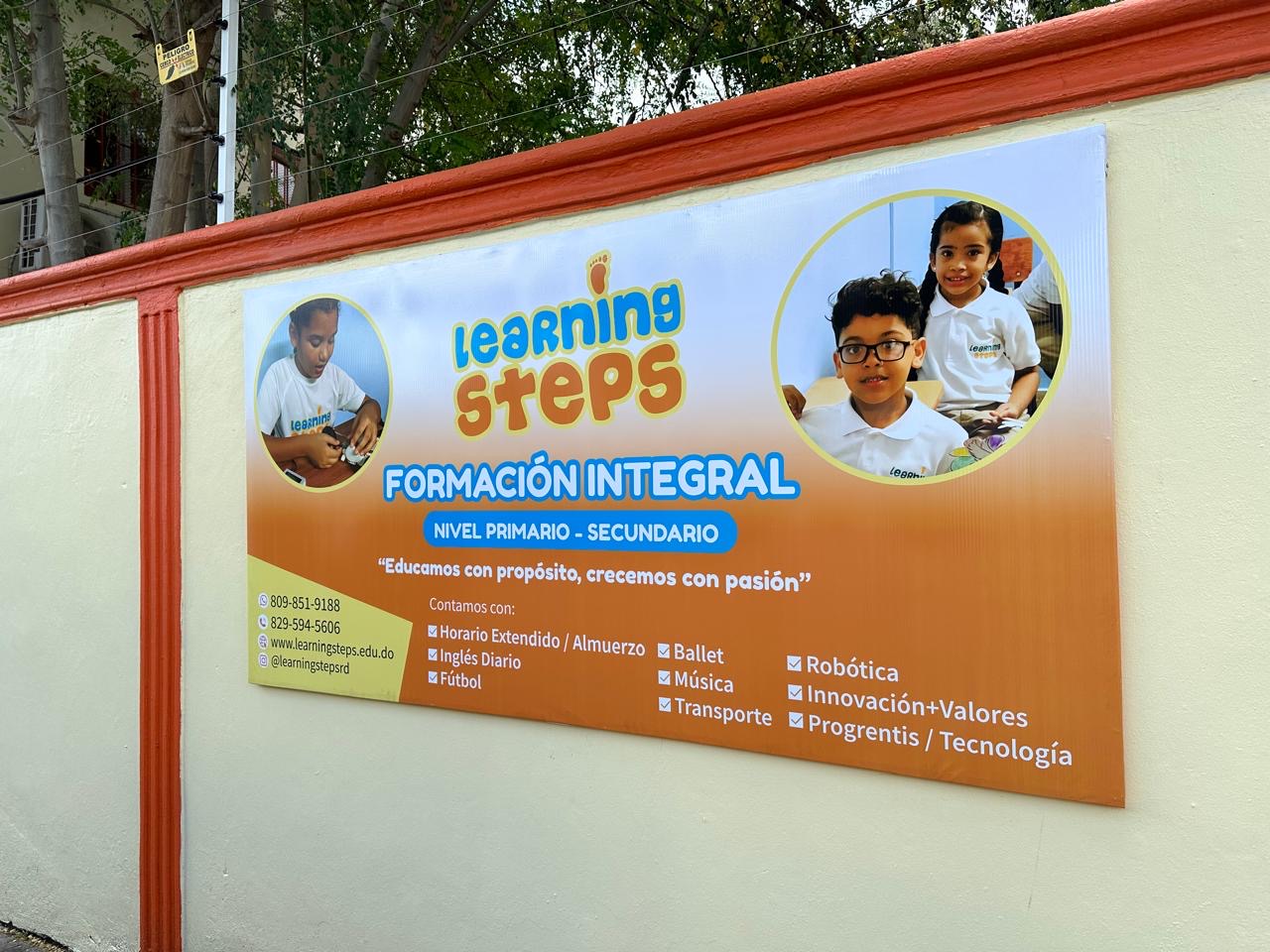 Letreros corporativos y rotulación vehicular en Santo Domingo